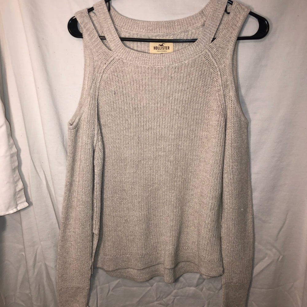 Cold shoulder Hollister